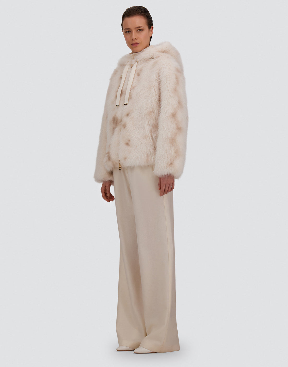 Herno GI000422D Open White faux fur hooded jacket - model side