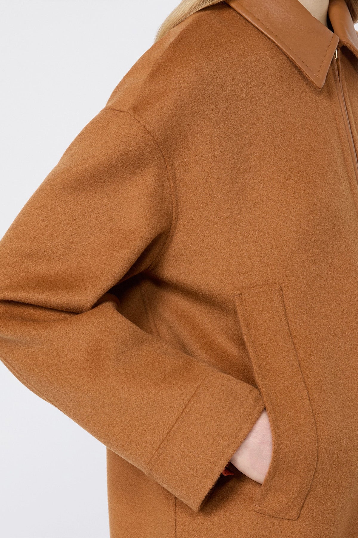 Mstsfere Short Coat