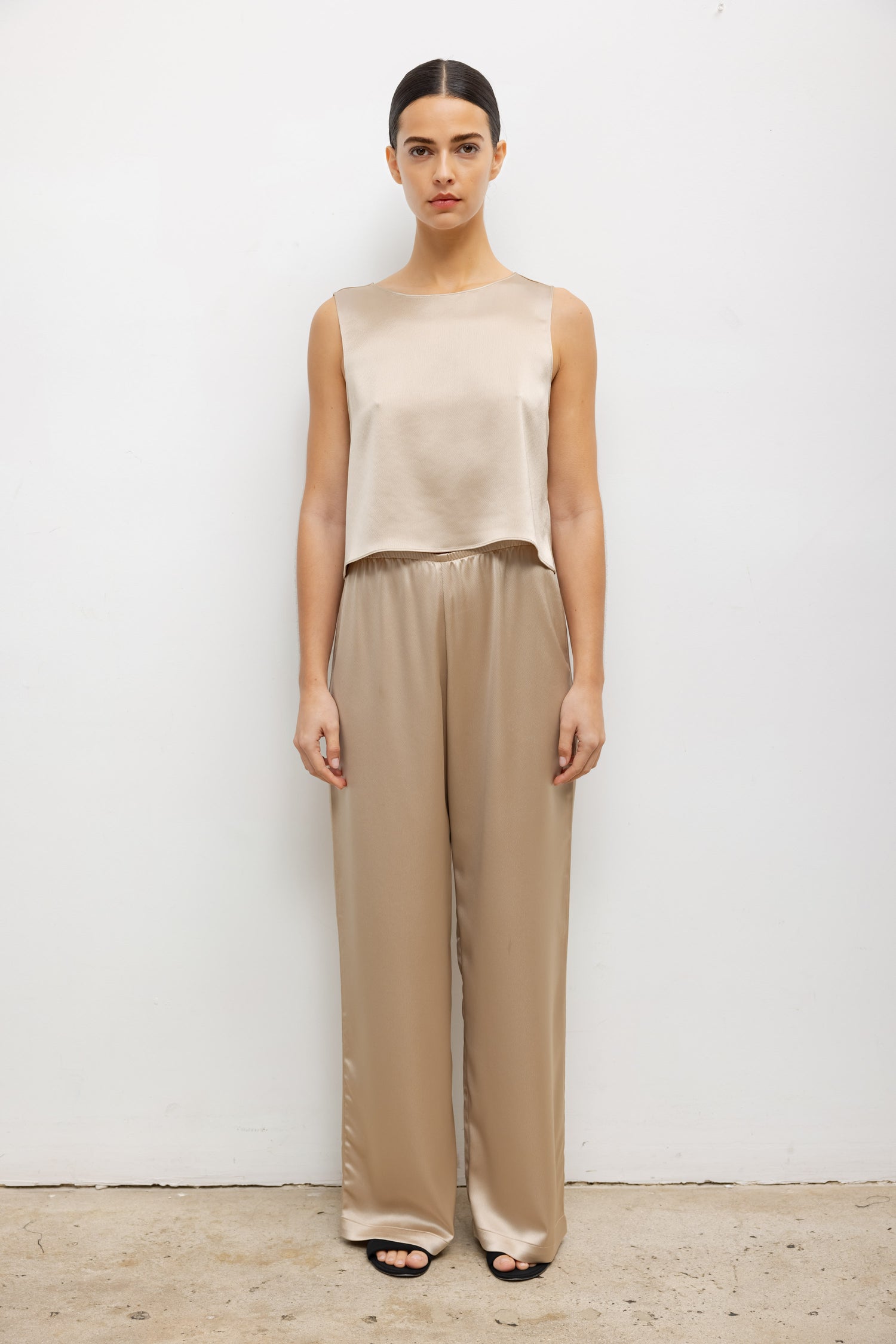 BARB CROP SLEEVELESS CREW