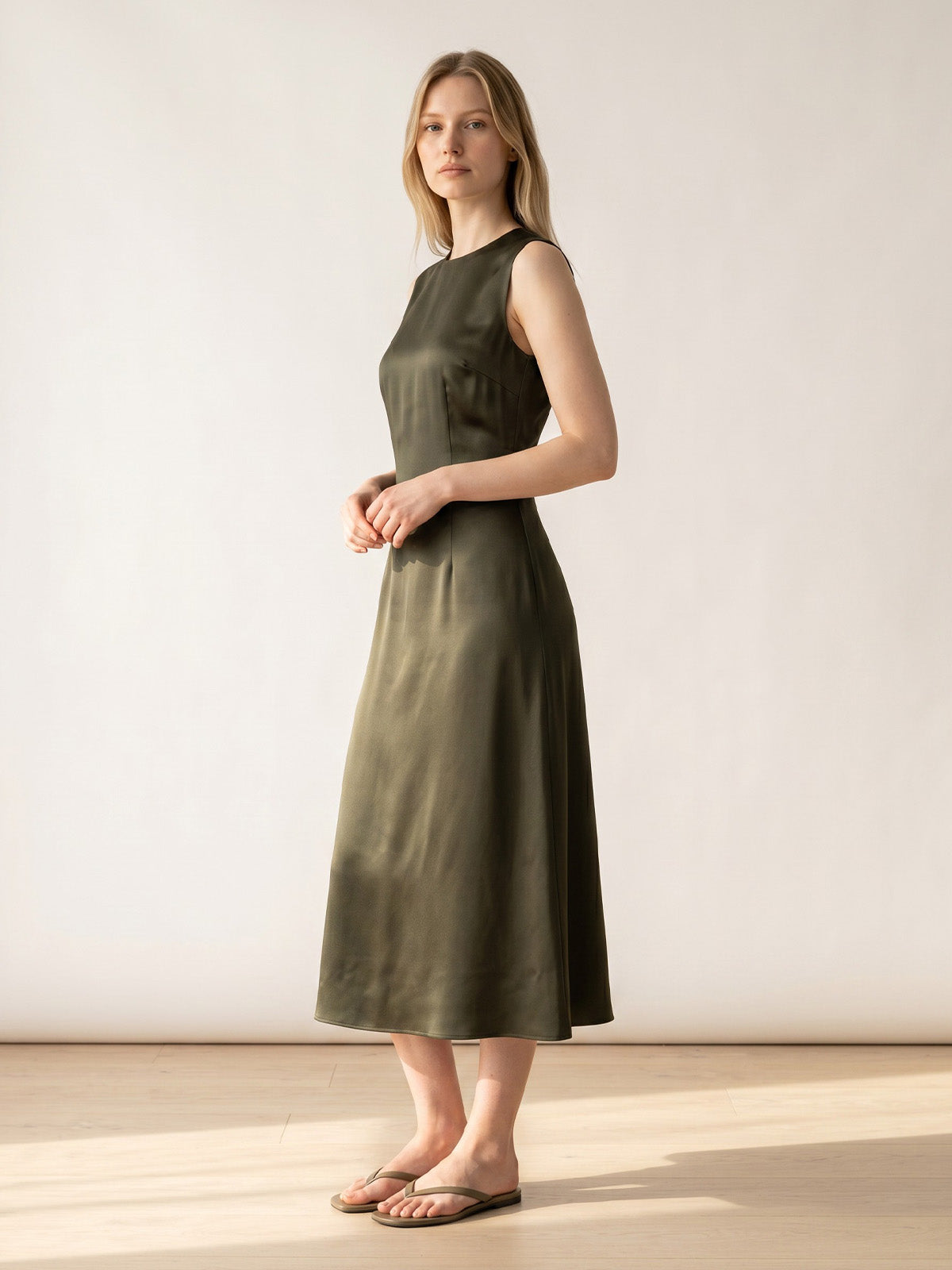 Crew Neck Dress With Darts