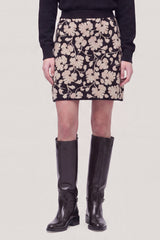 Andrè Maurice short knitted skirt in floral jacquard, Nero Duna — full look