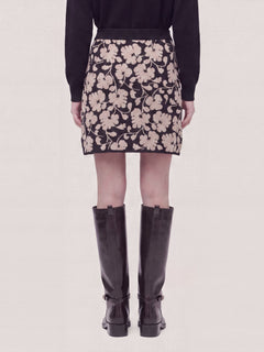 Andrè Maurice short knitted skirt in floral jacquard, Nero Duna — back