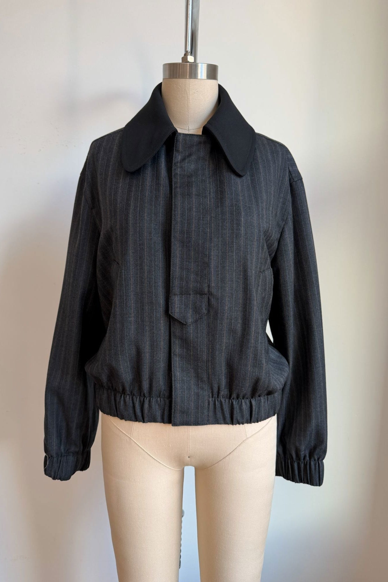 096 CHARCOAL PINSTRIPE